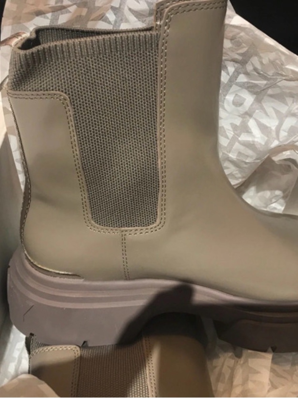 DKNY Women’s Chunky Chelsea Boot in Ash Color, Size 7, New